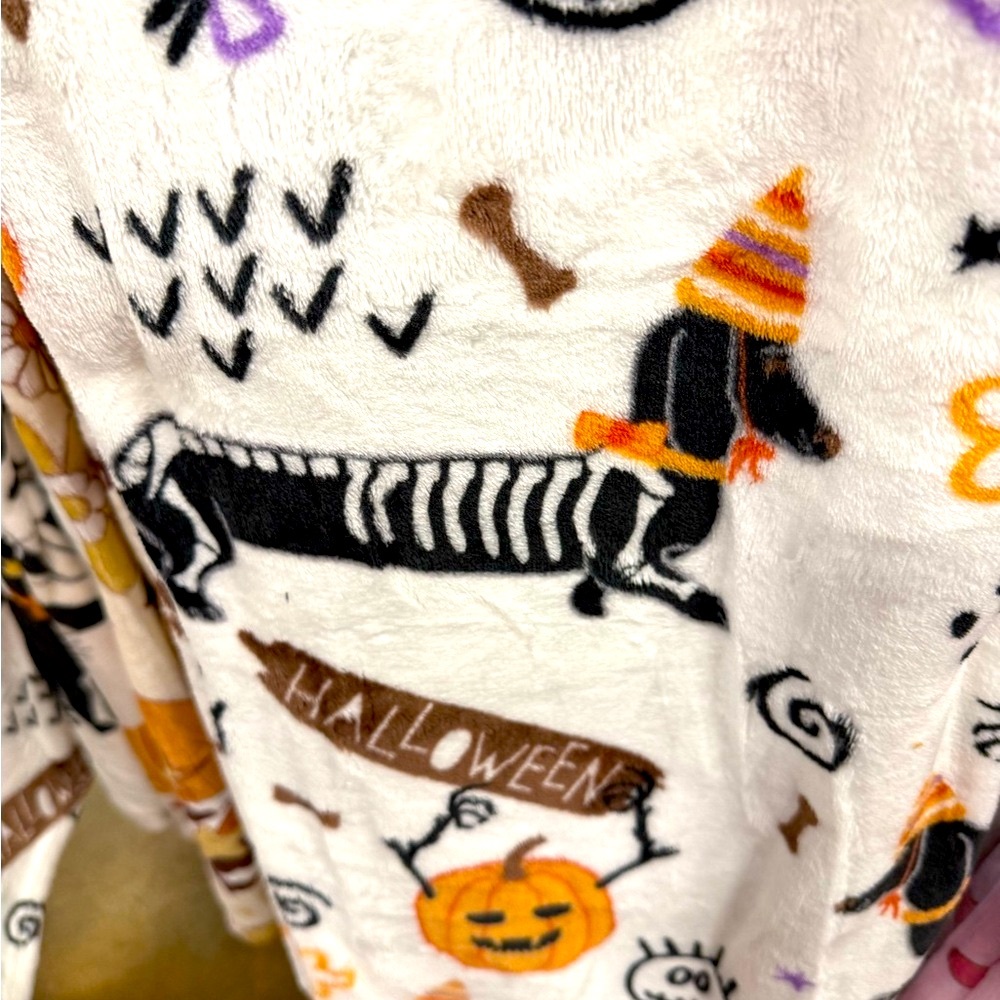 NEW Trick or Treat DACHSHUND Halloween Blanket - White and Orange